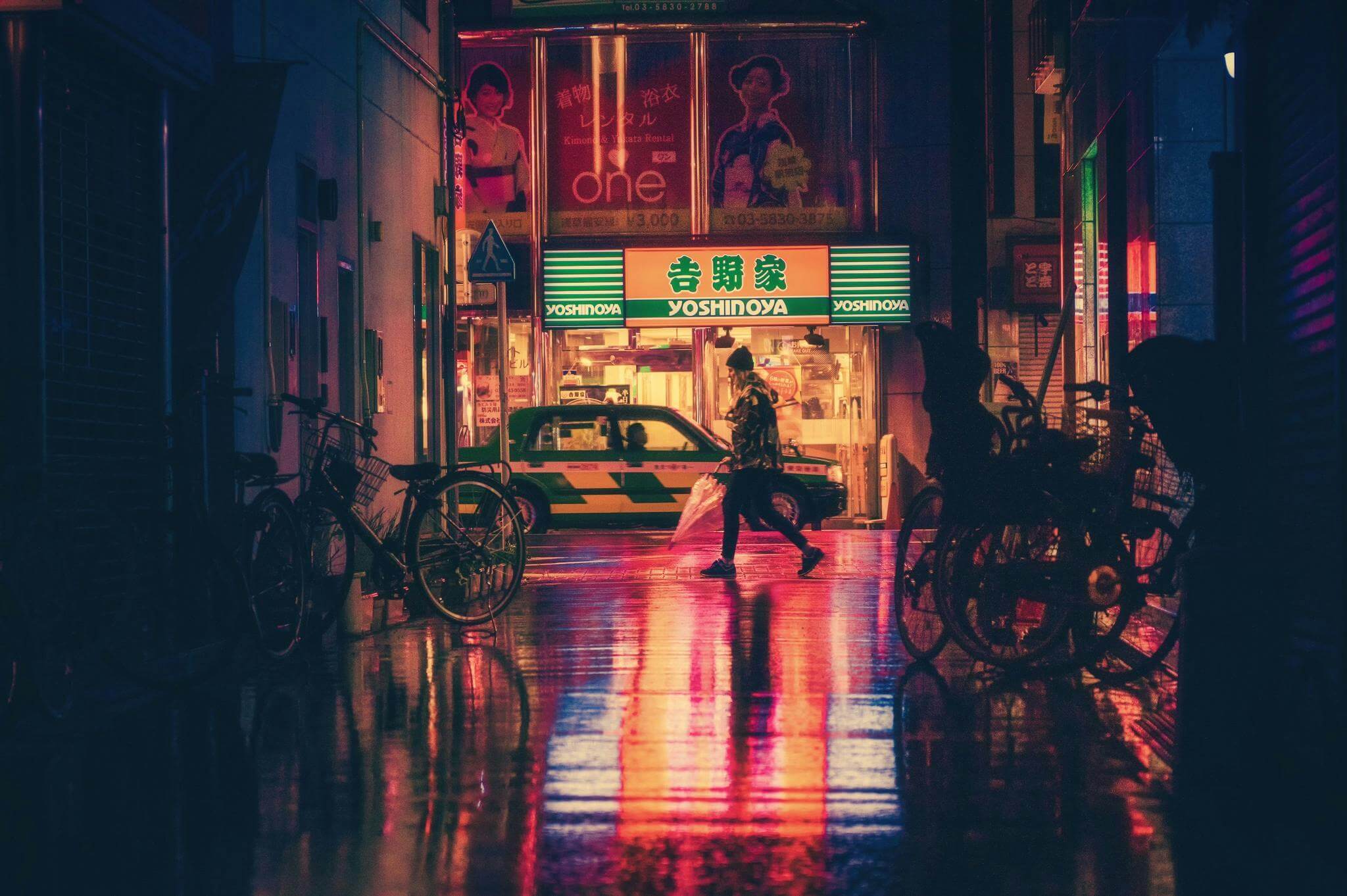 Nocna uliczka z lampionami, Tokio